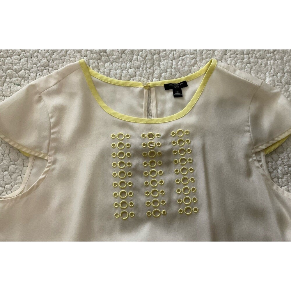Ann Taylor Petites, Peplum Blouse, Cap Sleeves, Cream, Yellow Trim, Size: MP - Picture 7 of 8
